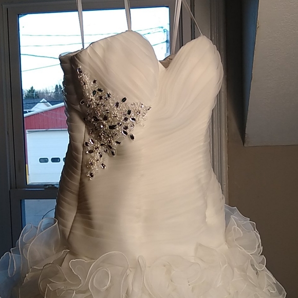 💍Kleinfeld Alita Graham Wedding Dress - Picture 3 of 11